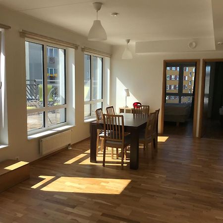 Raatuse 85 Deluxe Apartments Тарту Екстериор снимка