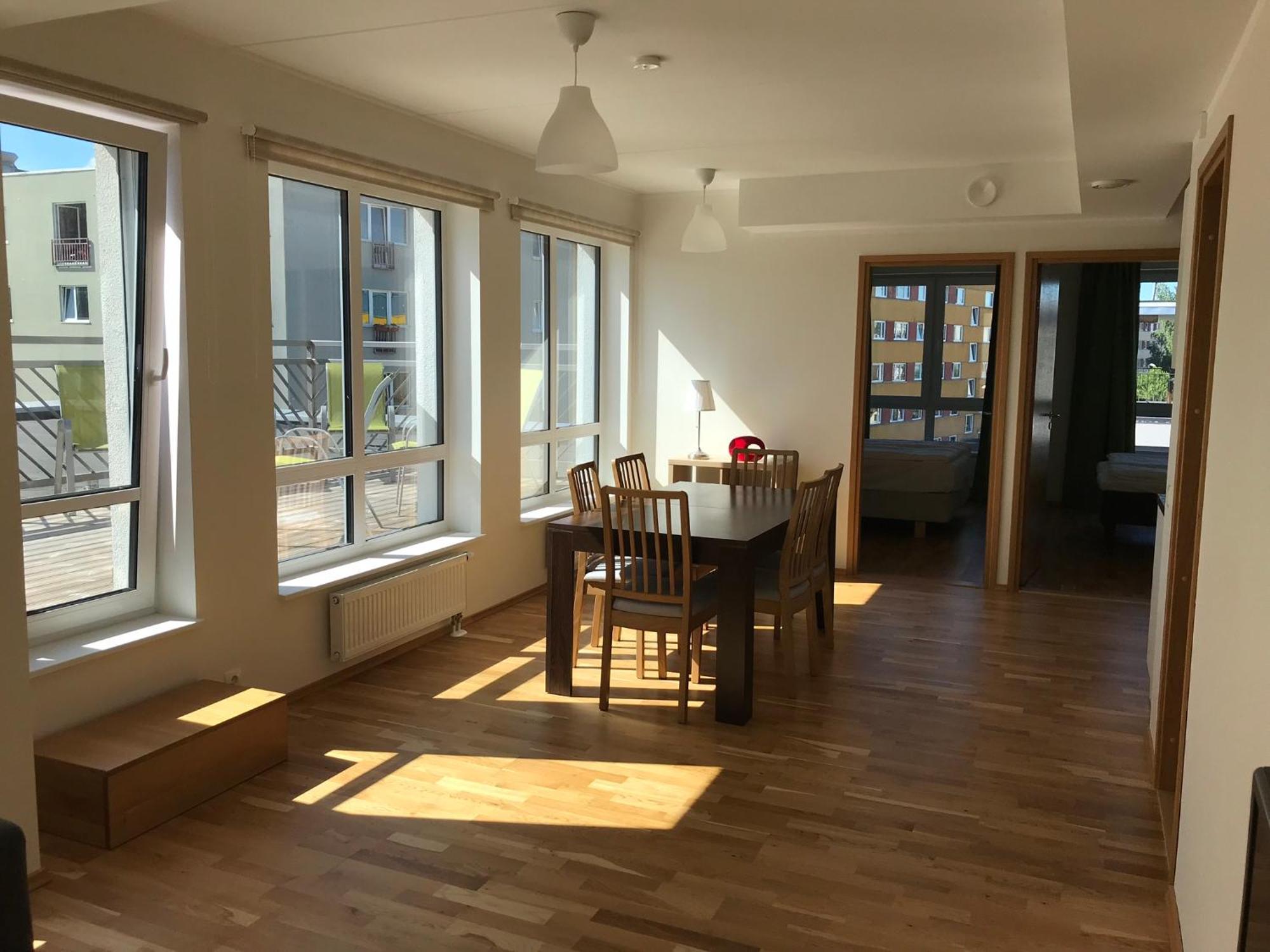 Raatuse 85 Deluxe Apartments Тарту Екстериор снимка
